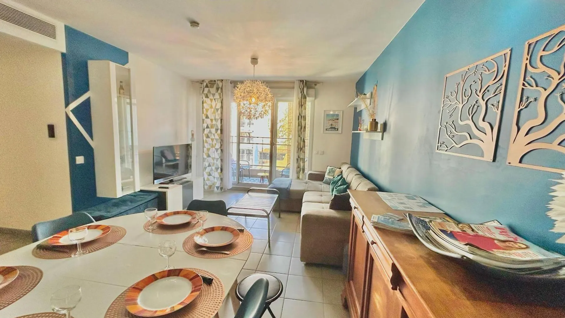 Apartment Le 13Or - Appartement De Charme En Plein Centre Ville Avec Parking Et Jolie Terrasse - Panier Joliette Vieux Port Marseilles